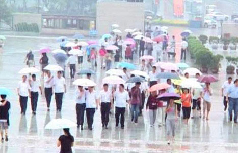 中国-延安首届红色文化旅游季引来旅游热潮