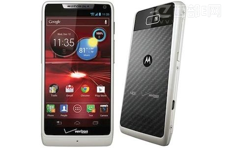 谷歌与苹果战斗升级:Droid Razr M VS iPhone5