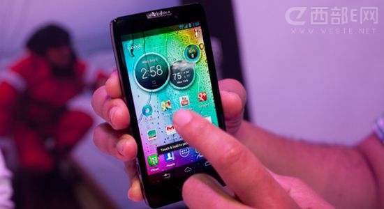 摩托罗拉的Droid Razr Maxx HD