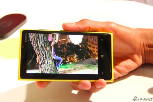 利用PureView技术在午夜拍摄的纽约中央公园照片 利用PureView技术在午夜拍摄的纽约中央公园照片