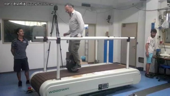 Airwheel独轮车平衡车最环保的交通工具