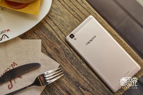 这十个关键字 就能概括今年的手机设计