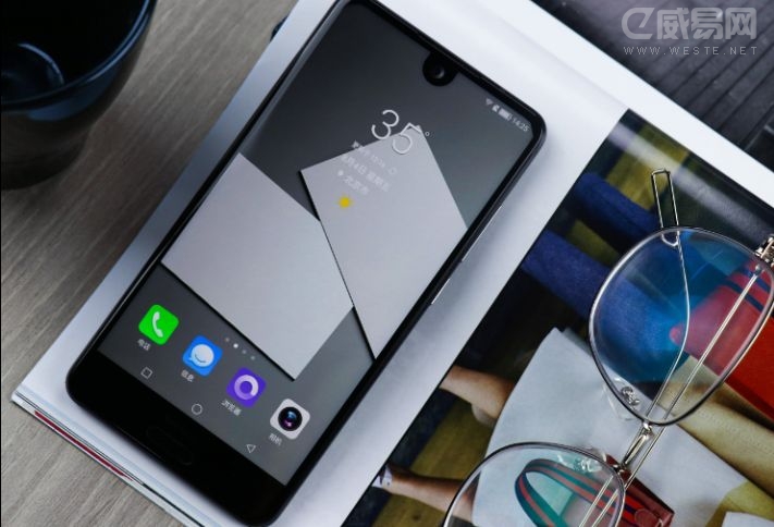 网曝疑似夏普美人尖加长限量版 搭载面部识别功能