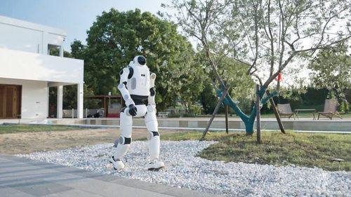 Խ���Ƽ�����ȫ�����λ�����"¹��"��DOBOT LUMO��